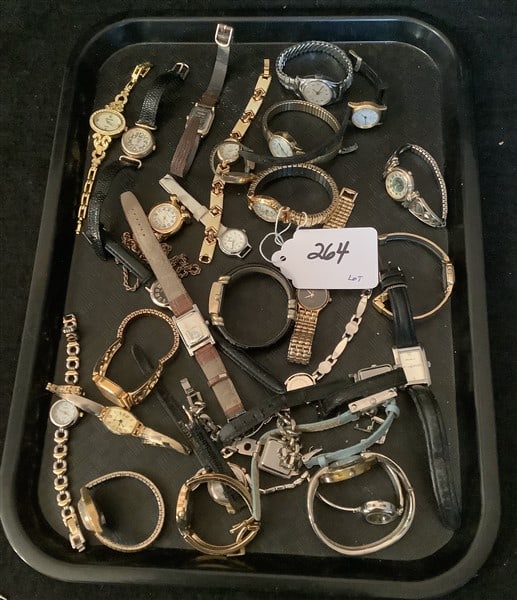 Tray Lot of Vintage Wristwatches (1 of 3)