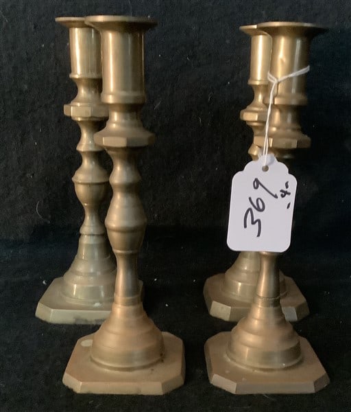 2 Pr Candlesticks aprox 8" tall: 2 Pr Candlesticks aprox 8" tall