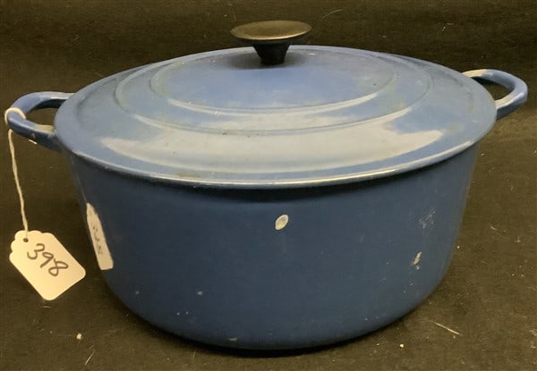 11" Le Creuset Covered Cast Iron Pot (1 of 3)