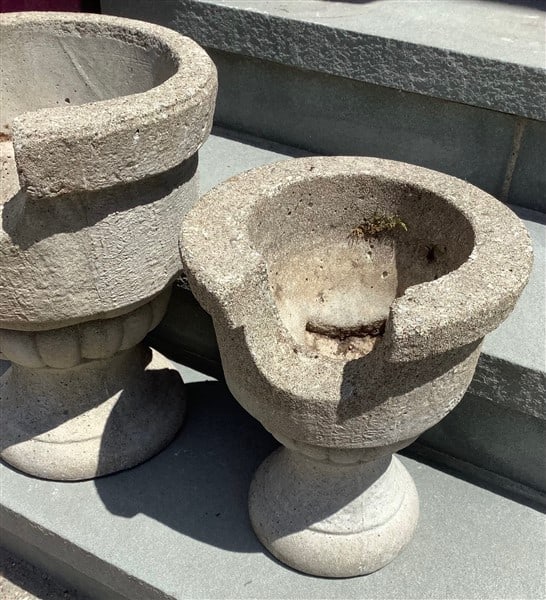 2 Planters - 2
