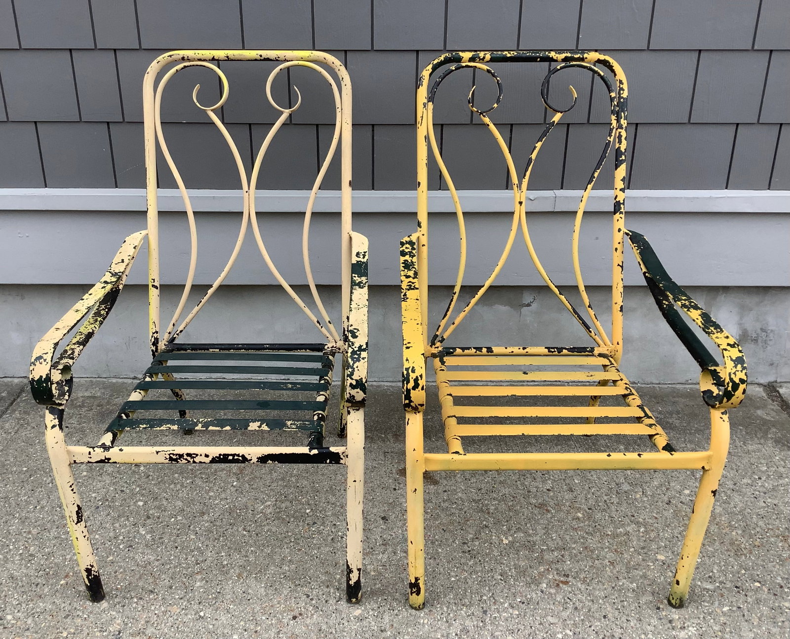 2 Garden Chairs: 2 Garden Chairs