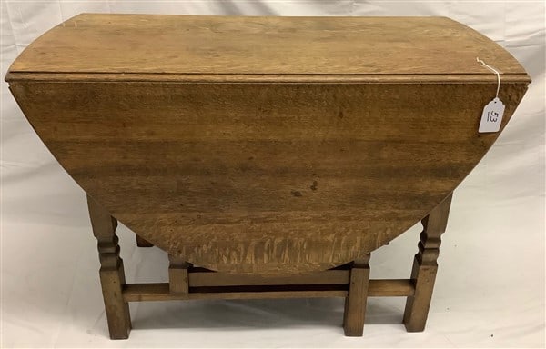 Antique English Oak Gateleg Drop Leaf Table: Antique English Oak Gateleg Drop Leaf Table