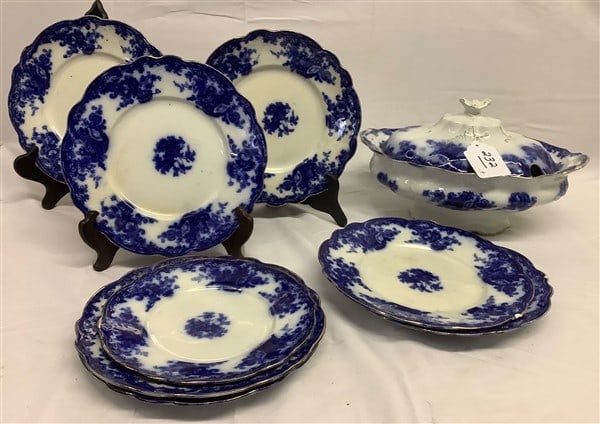 9 Pc Lot of English Flo-Blue Tureen & 8 Plates: 9 Pc Lot of English Flo-Blue Tureen & 8 Plates