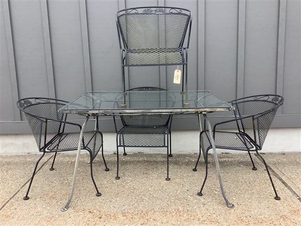 Real Nice Quality Vintage Iron Patio Set 60" Table (1 of 7)