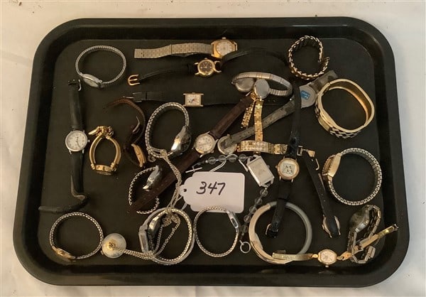Tray Lot of Men's and Women's Wristwatches: Tray Lot of Men's and Women's Wristwatches