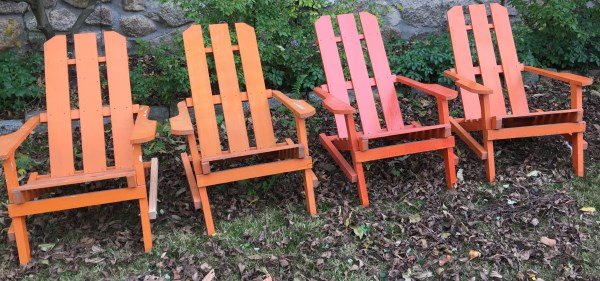 4 Adirondack Chairs: 4 Adirondack Chairs