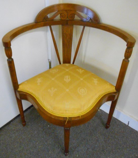 Corner Chair: Corner Chair