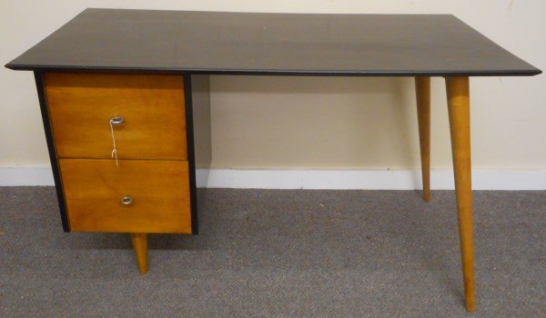 Paul McCobb Desk: Paul McCobb Desk