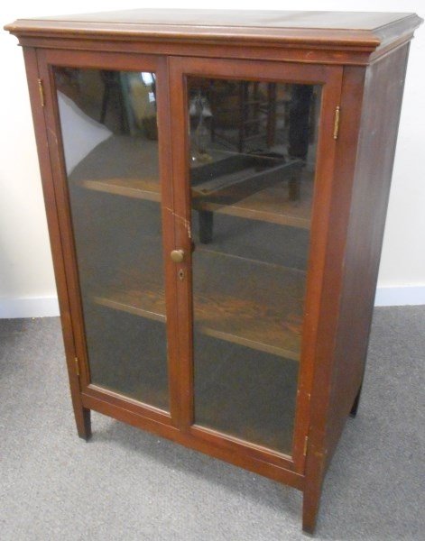 2 Door Mahogany Cabinet: 2 Door Mahogany Cabinet