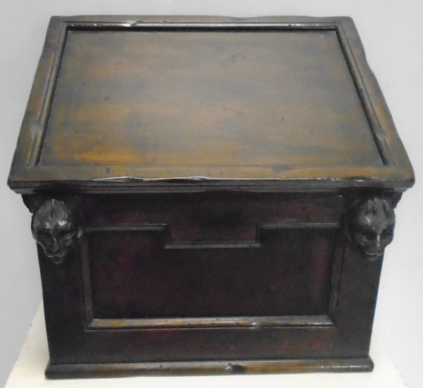 Very Interesting Gothic Slant Lid Walnut Box with Cats: Very Interesting Gothic Slant Lid Walnut Box with Cats in Relief