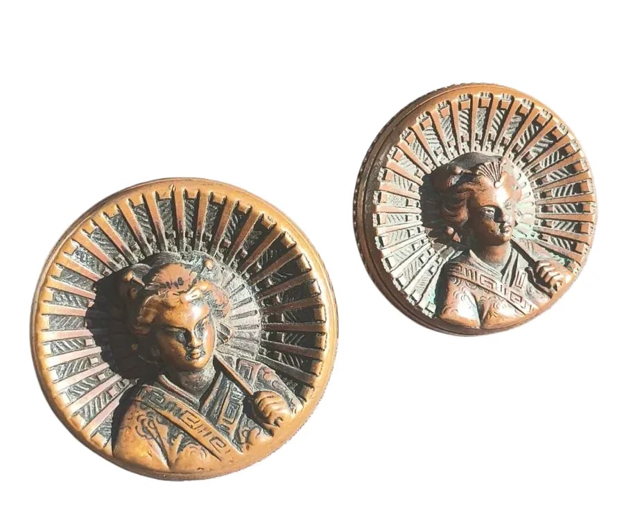 Entry & Passage Size Geisha Girls (1 of 6)