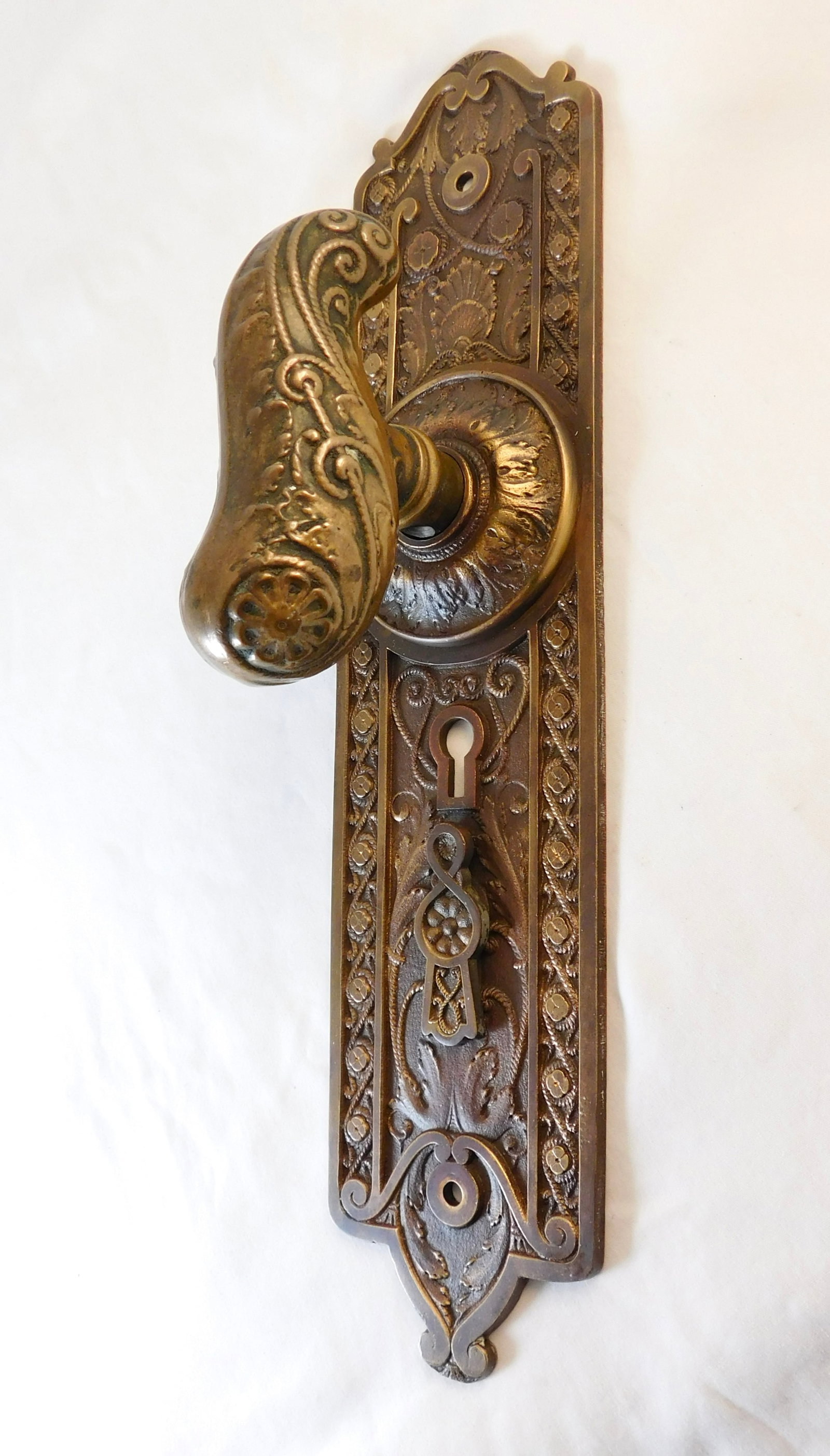 Very Scarce Entry Knob - 7