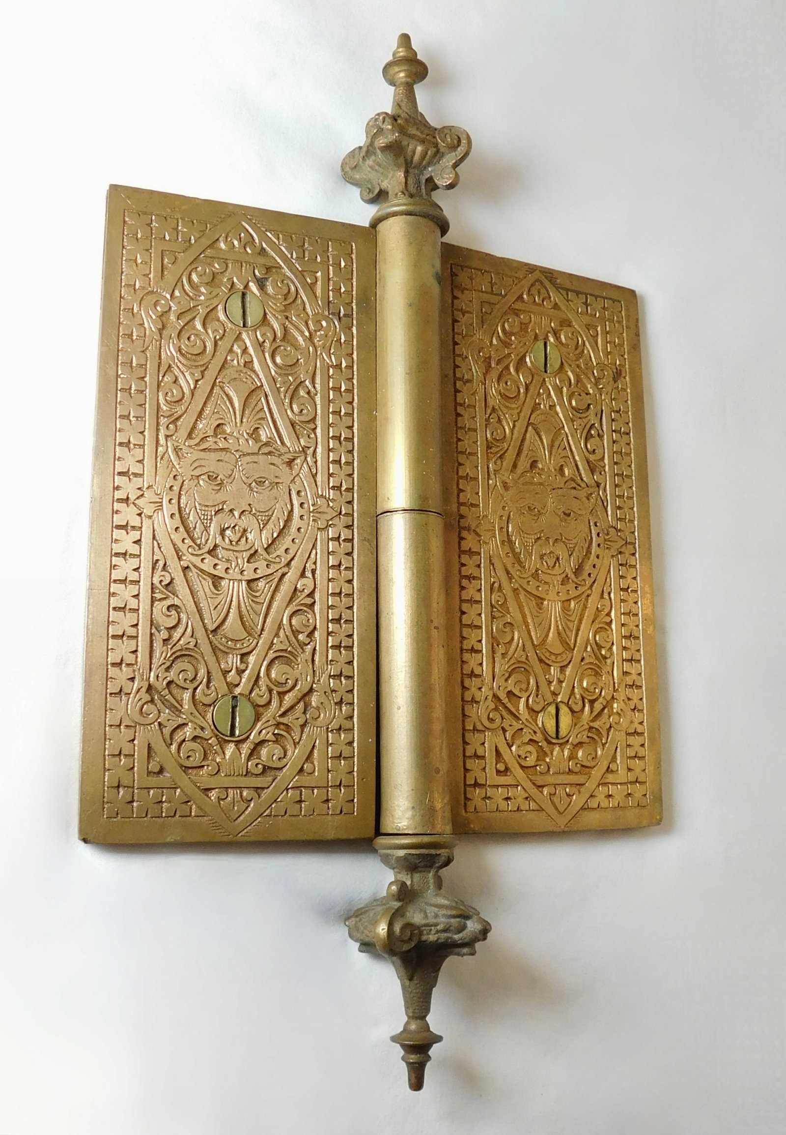 Fine Hinge with Lions - 2