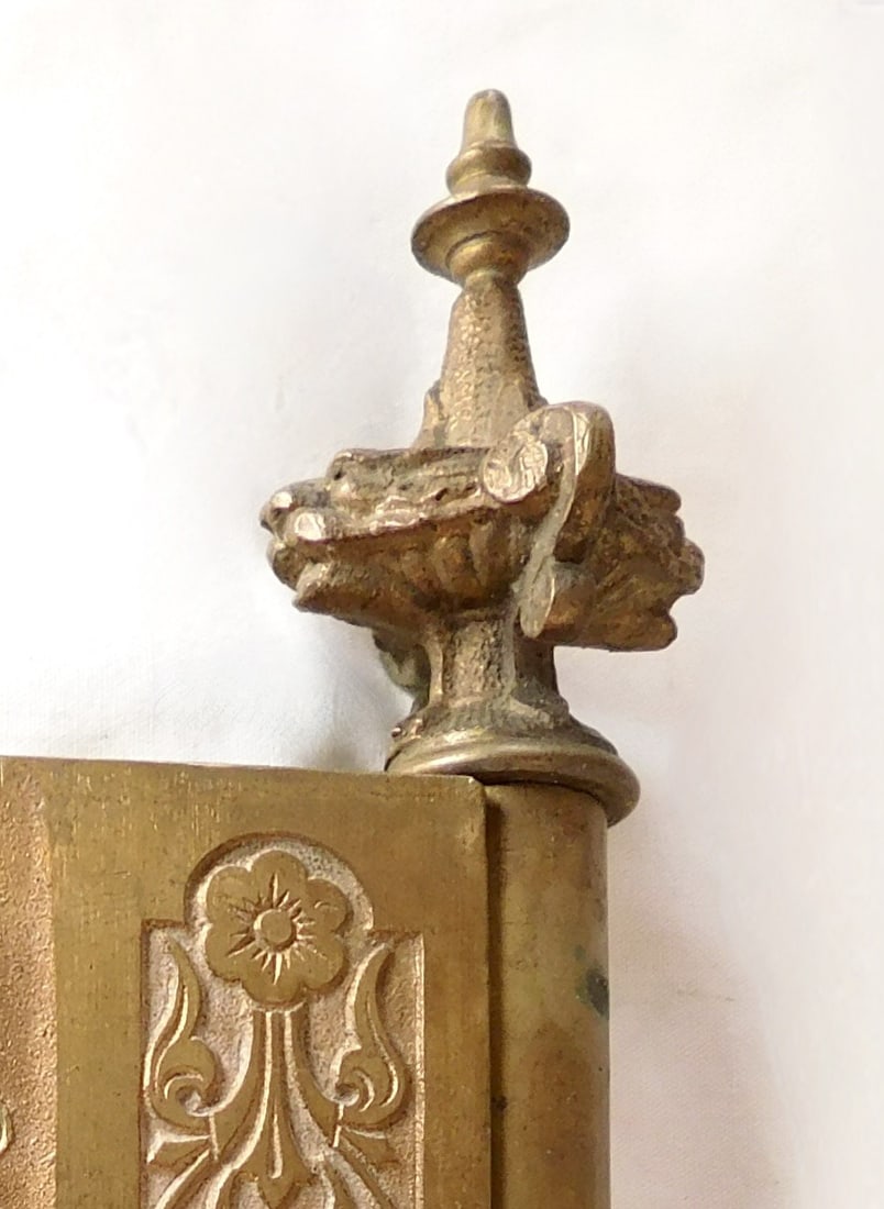 Fine Hinge with Lions - 9