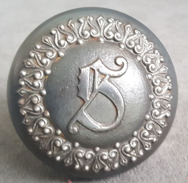 Yesssssssss!: Cast iron entry knob with a well-cast “S” cast in olde script…excellent condition…