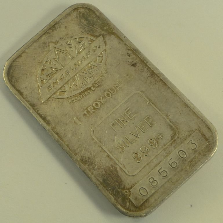 1981 Engelhard - Maple Leaf Variety A - Commercial 1oz.: 1981 Engelhard - Maple Leaf Variety A - Commercial 1oz. .999 Silver Bar.