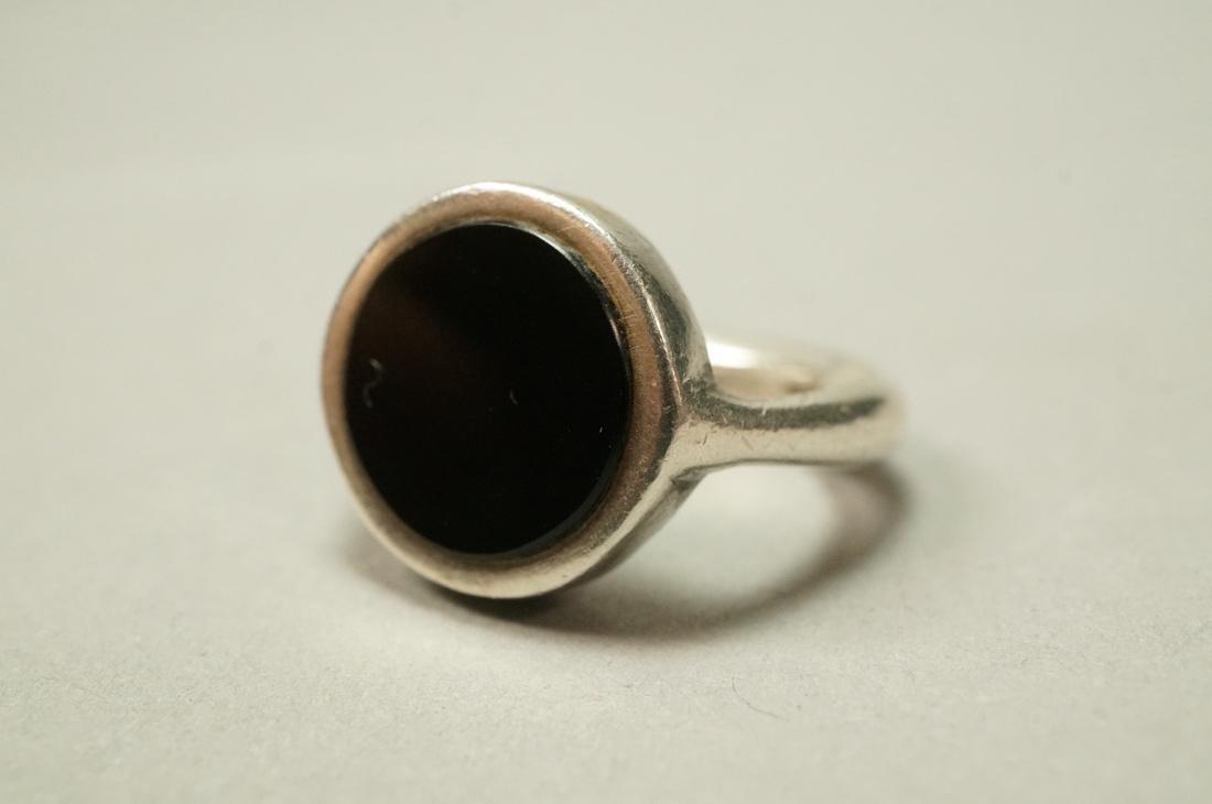 LAURENCE de VRIES Sterling Black Onyx Ring. Round (1 of 5)