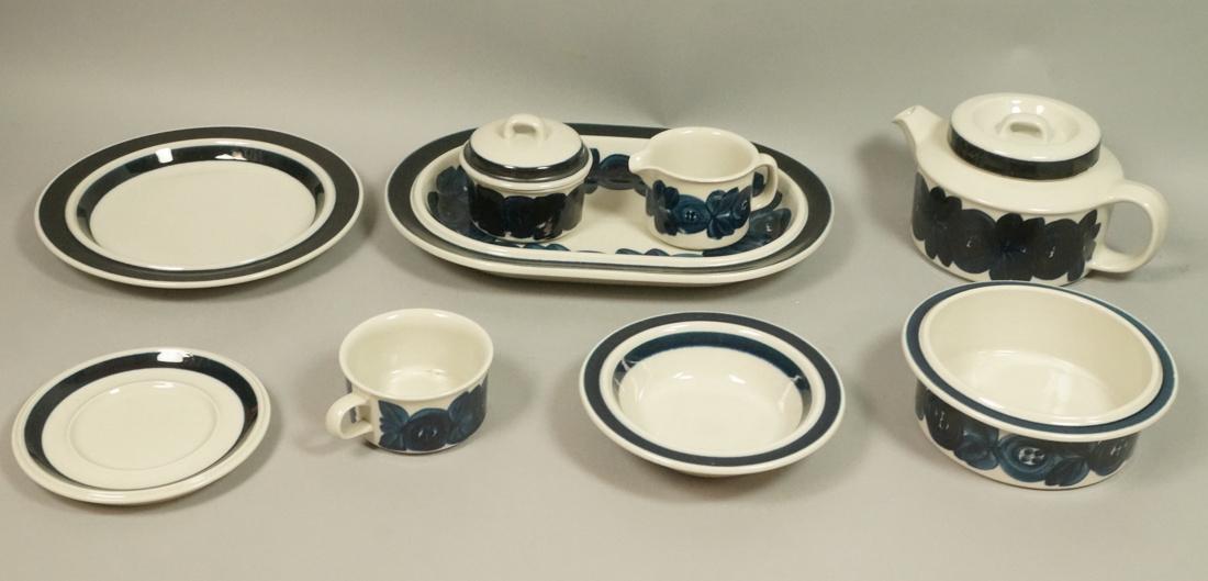 49pc ARABIA FINLAND Anemone Dinnerware Ulla Proco: 49pc ARABIA FINLAND Anemone Dinnerware Ulla Procope designer. Service for 8. 11 dinner plates, oval serving platter, teapot, sugar and creamer, 2 serving bowls. -- Dimensions: ---