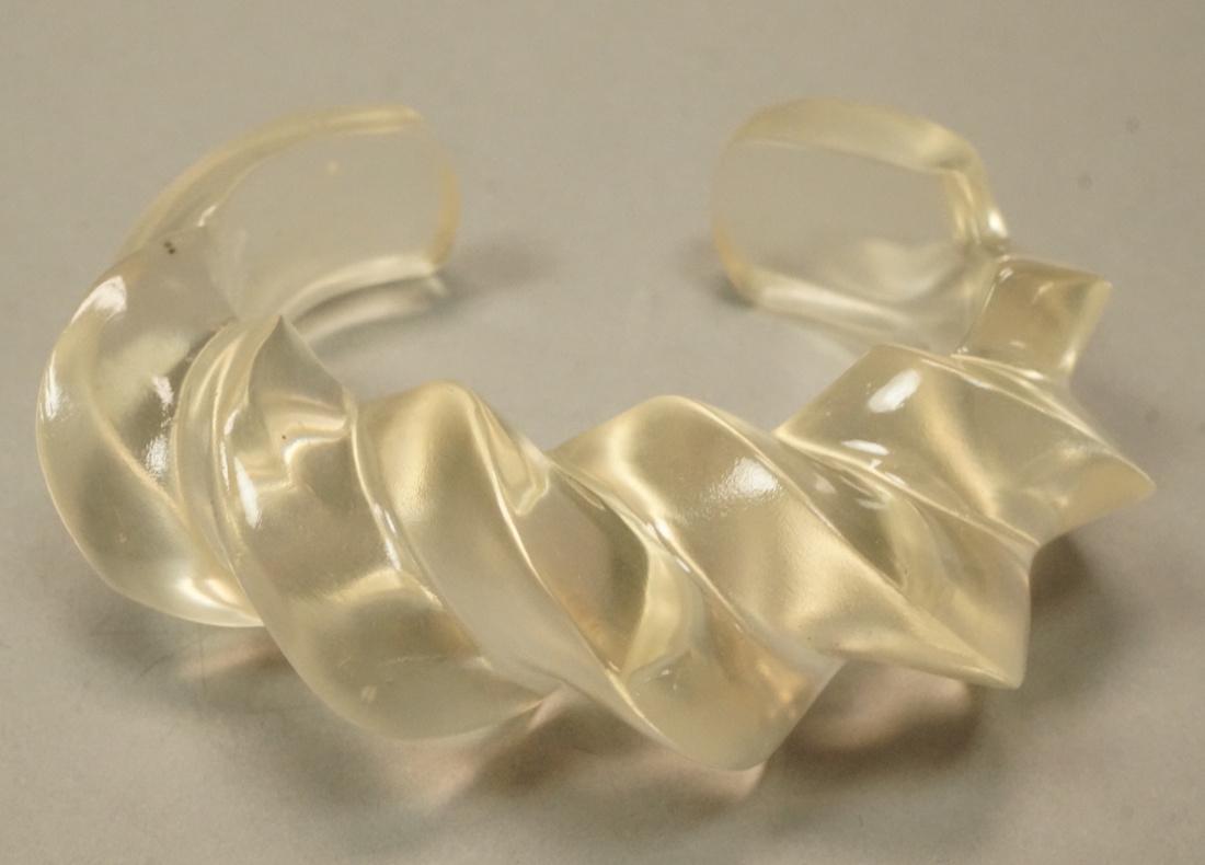 PATRICIA VON MUSULIN Style Carved Lucite Bracelet (1 of 5)