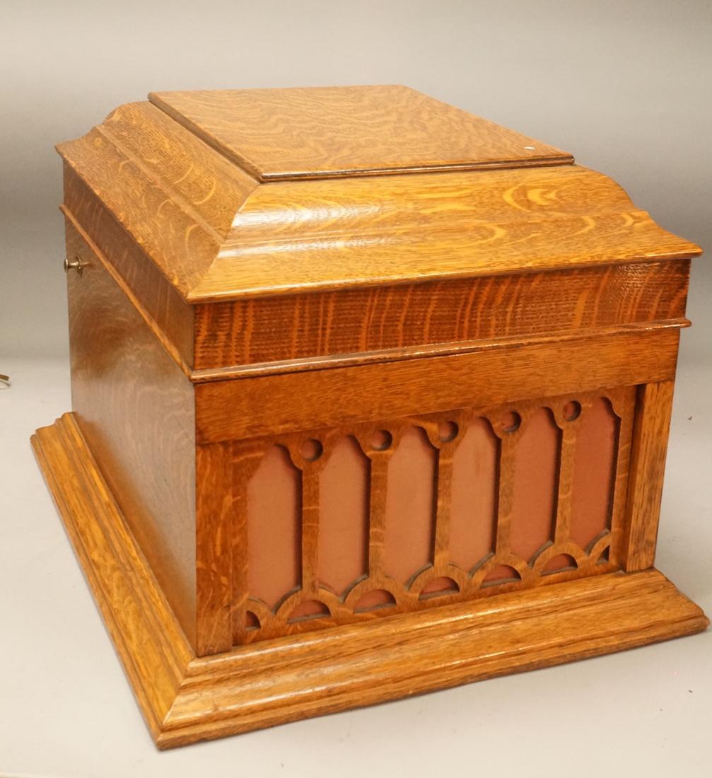 Antique PATHE Oak Case Victrola. Carved speaker f (1 of 8)