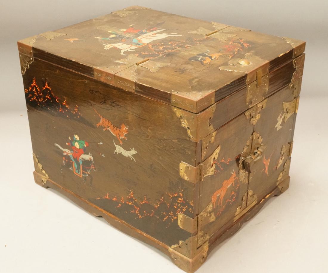 Lacquered Asian Style Vanity Storage Box. Figural (1 of 6)