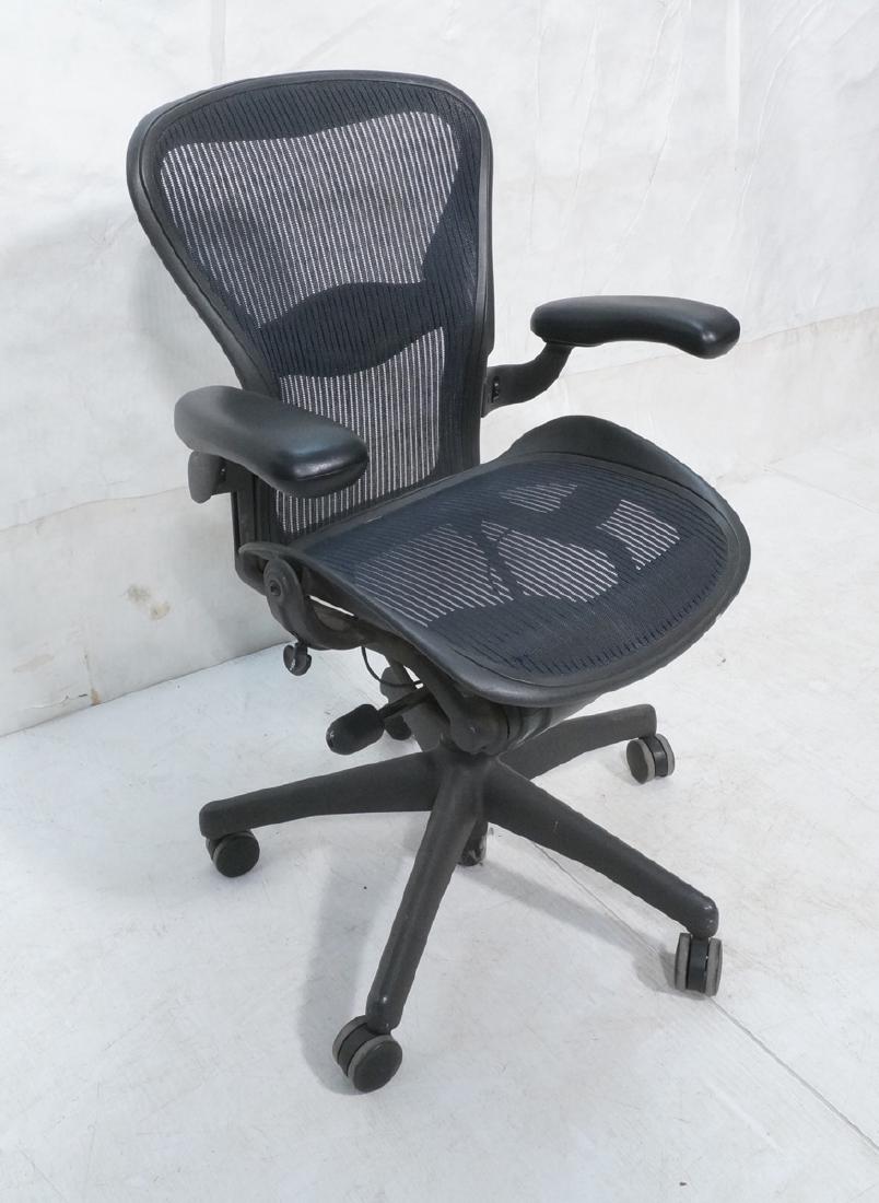 HERMAN MILLER Aeron Rolling Office Executive Chai (1 of 10)