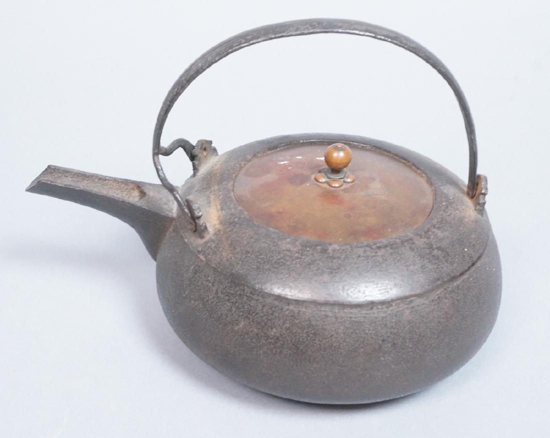 Vintage Asian Cast Iron Footed Kettle Tea Pot. De (1 of 5)