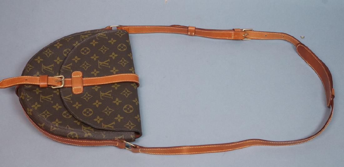 LOUIS VUITTON Logo Purse Cross Body Saddle Bag. L (1 of 10)