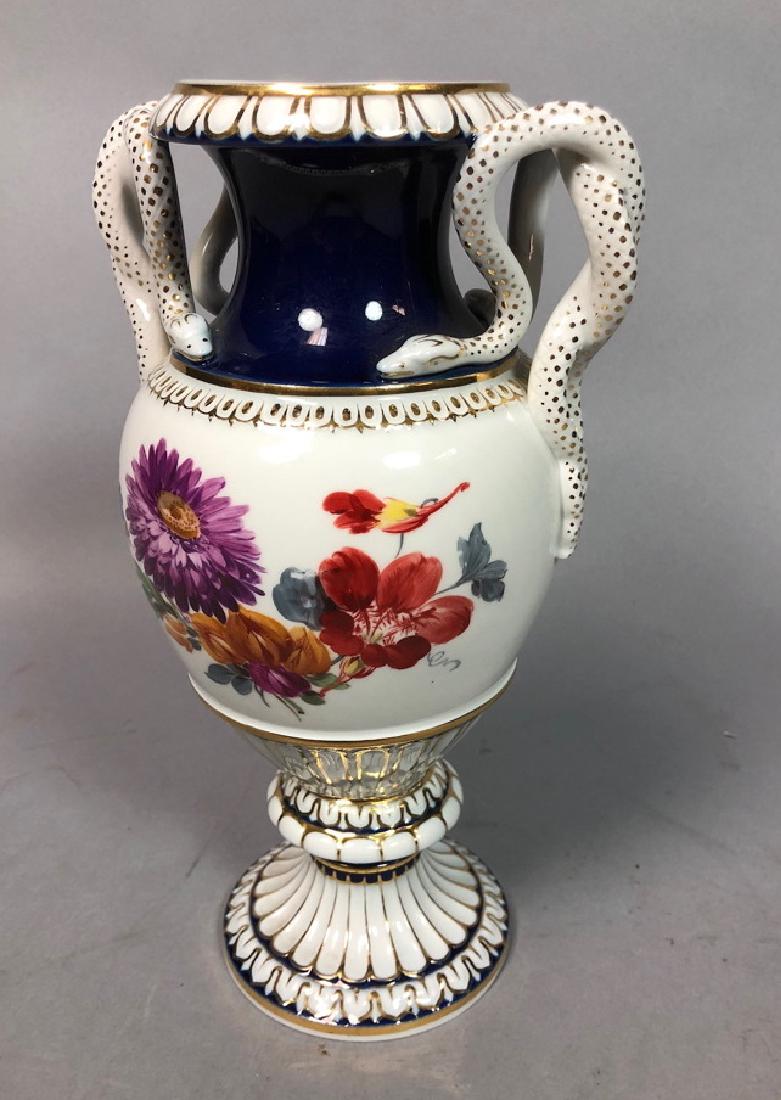 MEISSEN German Snake Handled Antique Vase. Figura (1 of 10)