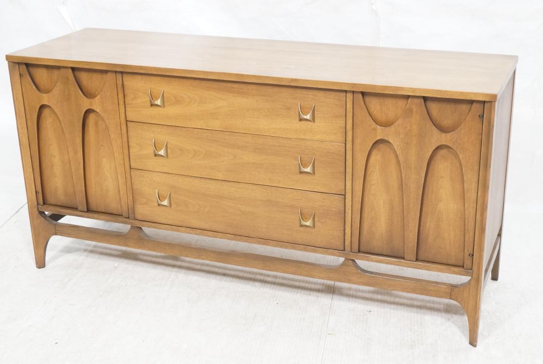 BRASILIA by BROYHILL Modernist Walnut Credenza Dr (1 of 10)