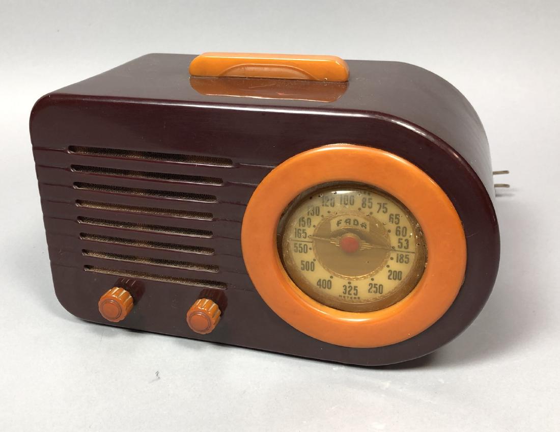 FADA Bullet Bakelite Vintage Radio. Brown Bakelite (1 of 8)