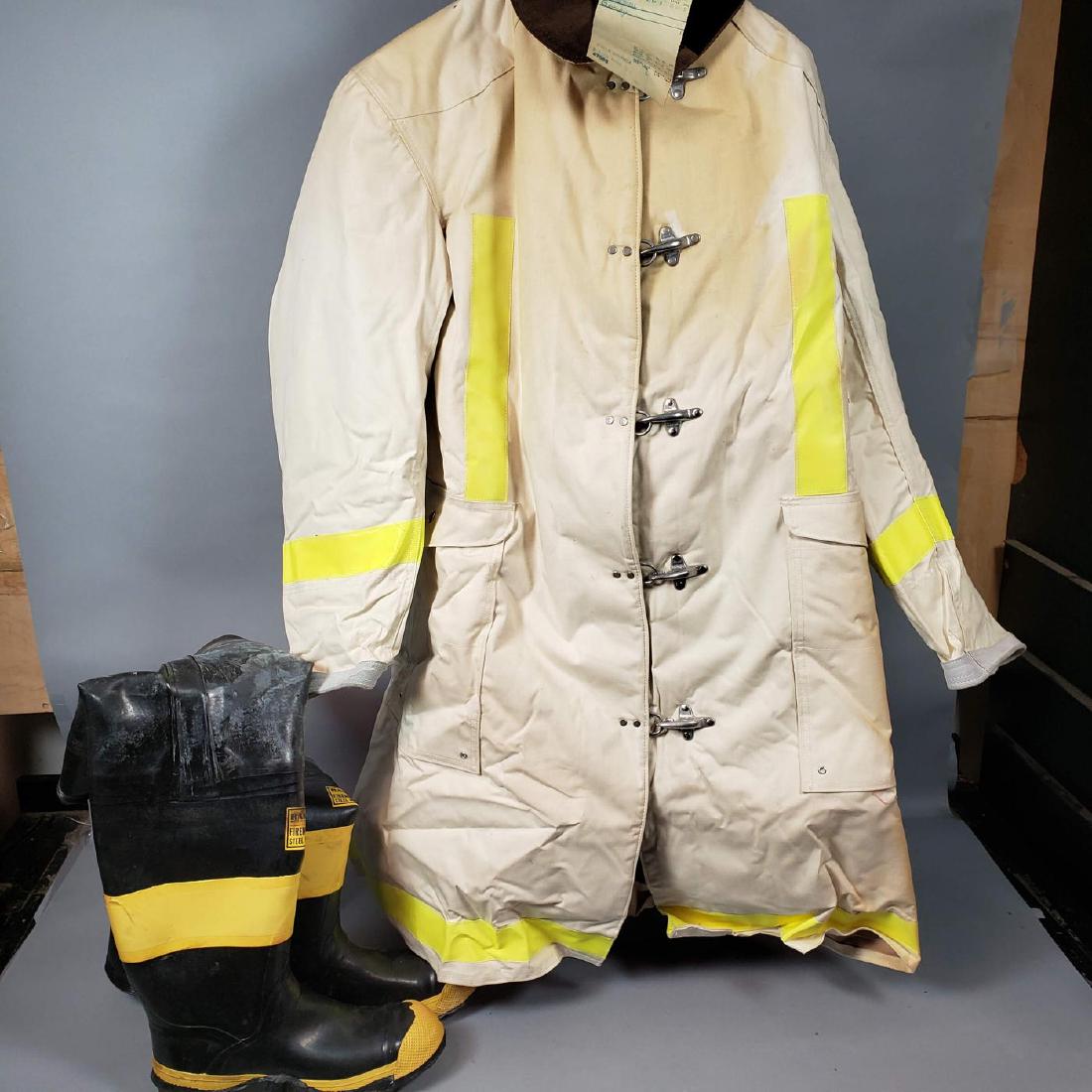 Phila Fire Dept FiremanÕs Coat and Boots.: Phila Fire Dept FiremanÕs Coat and Boots.This item was part of Former Philadelphia Mayor Frank L. Rizzo's personal items. Included with this lot will be a copy of letter written by Frank Rizzo Jr sta