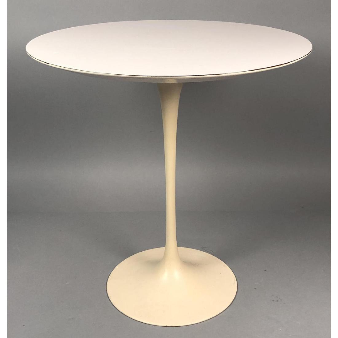 EERO SAARINEN for KNOLL White Tulip Side Table. W (1 of 7)