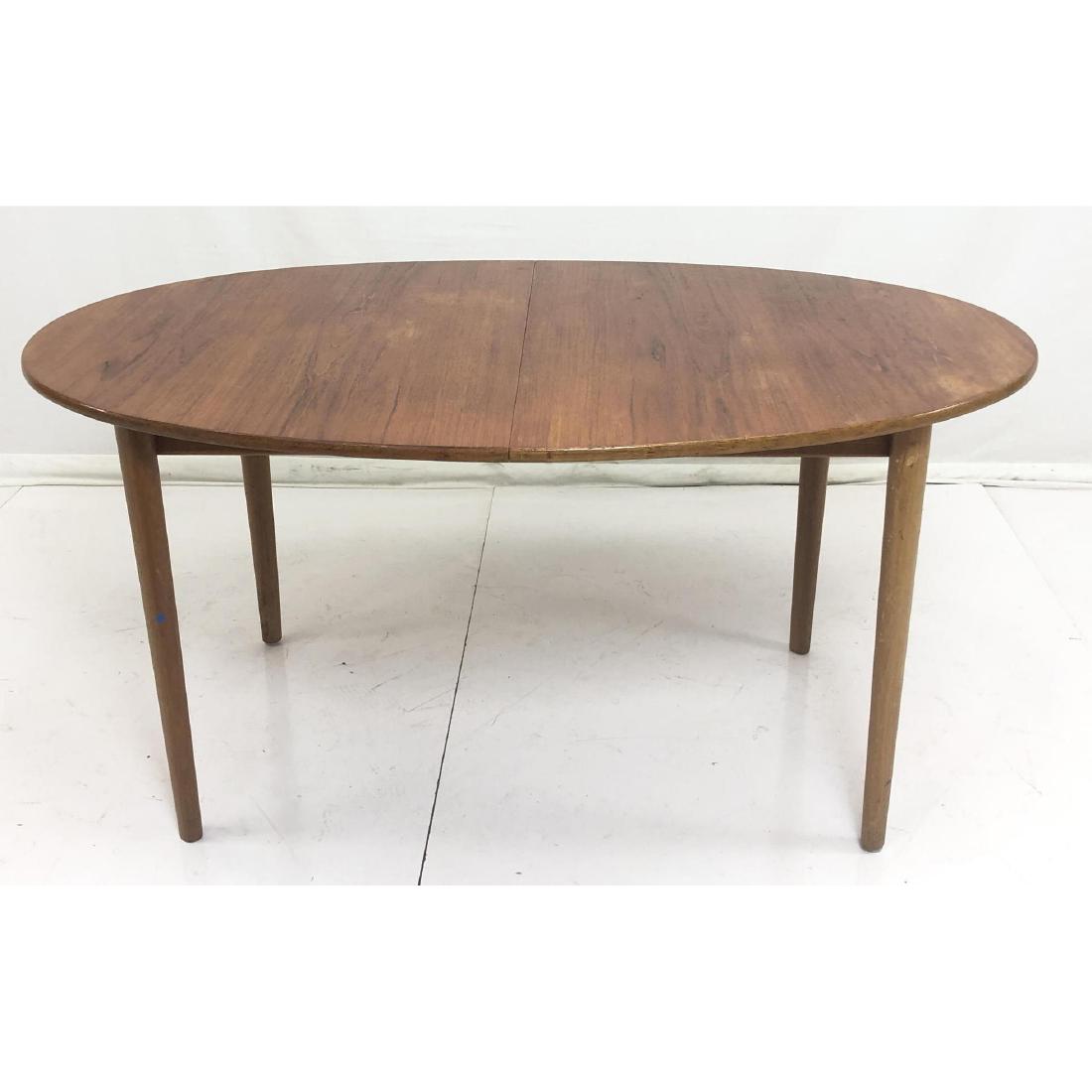 PETER HVIDT Danish Modern Teak Oval Dining Table. (1 of 8)