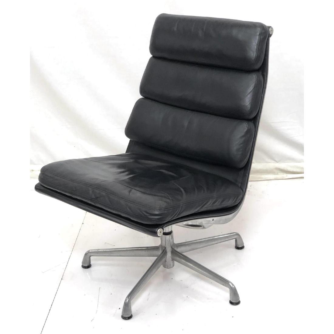 Herman Miller Aluminum Group Chair.  Soft pad arm (1 of 6)