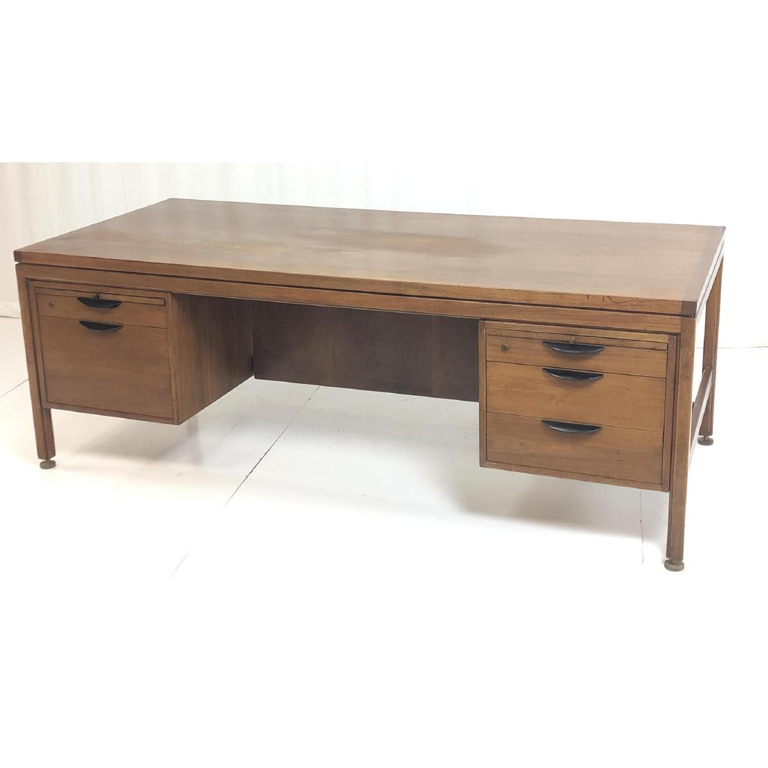 JENS RISOM American Modern Walnut Executive Desk. (1 of 16)