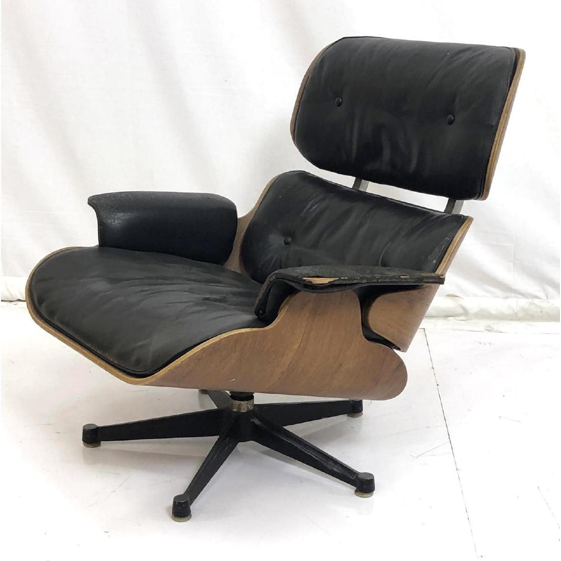 1ST GENERATION EAMES LOUNGE CHAIR. EUROPEAN ÒHILL (1 of 8)