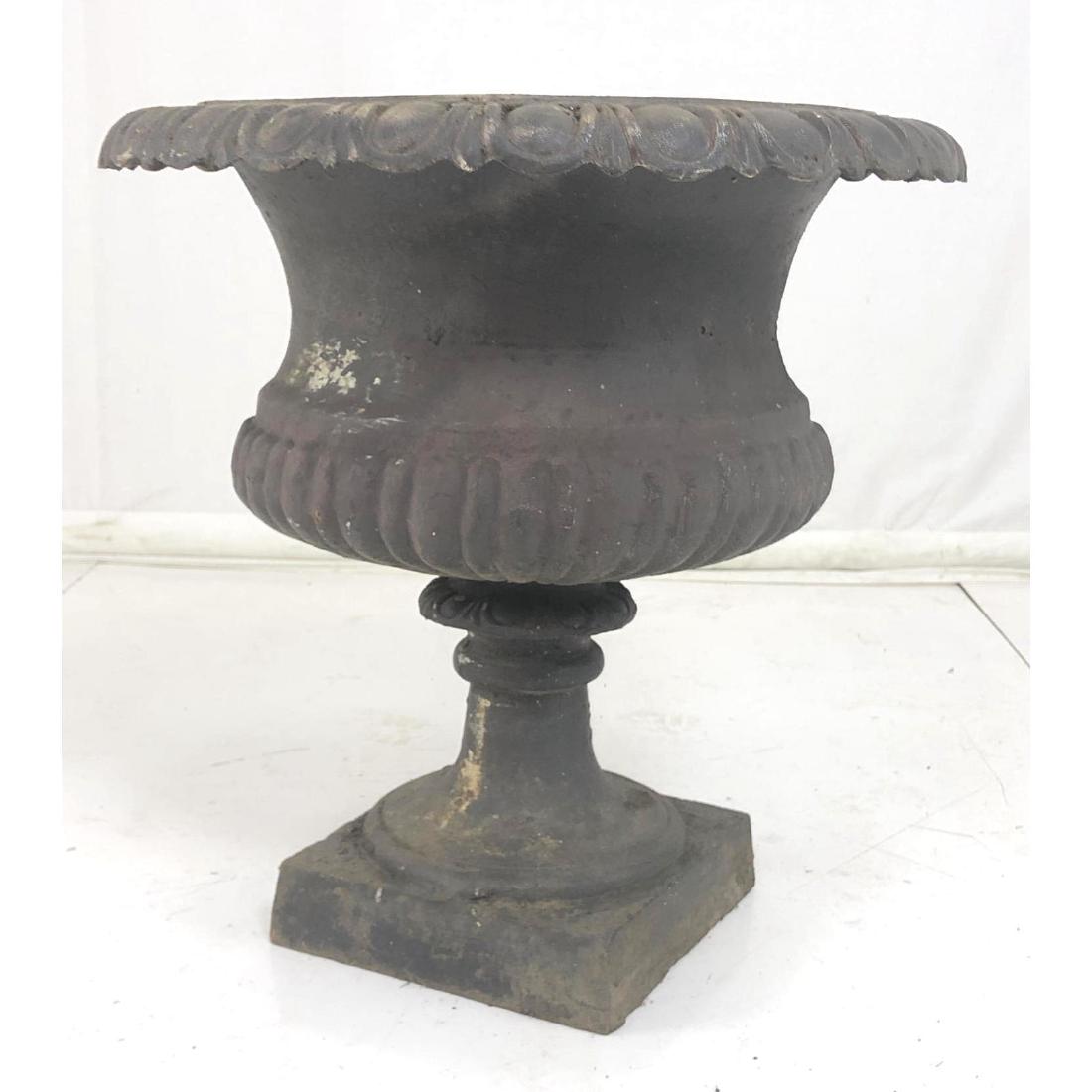 Vintage Cast Iron Urn Form Pedestal Planter. Wide (1 of 7)