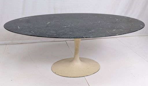 Large Eero Saarinen Marble Top Tulip Dining Table Large Eero Saarinen Marble Top Tulip Dining Table
