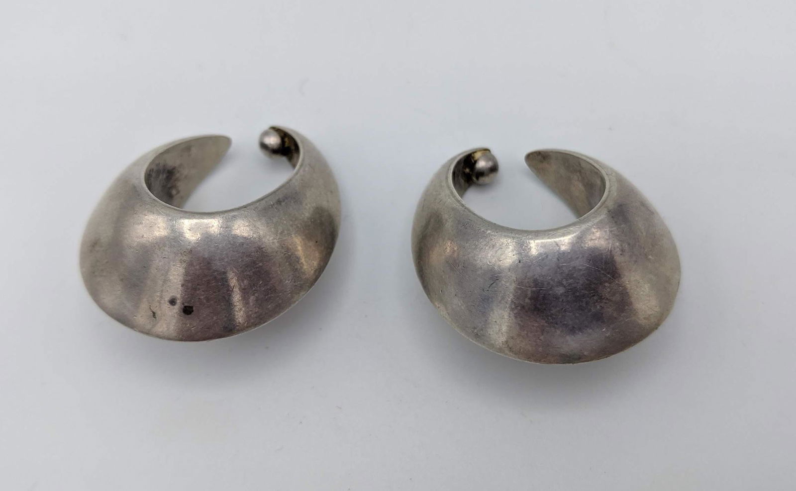 Pr GEORG JENSEN 126B Sterling Modernist Huggie Ea (1 of 6)