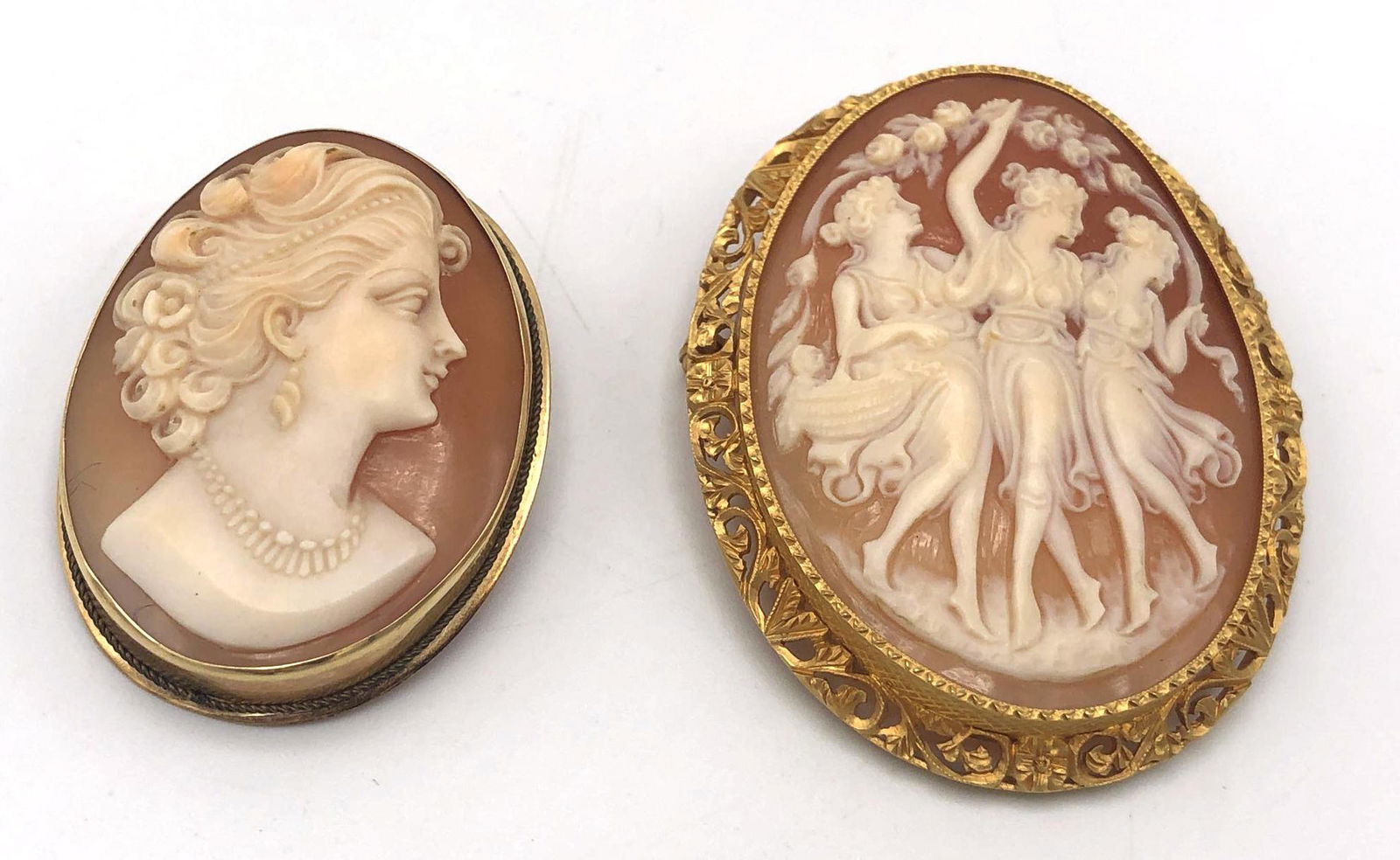 2 Pc 18 Karat Gold Frame Carved Cameo Pins. (1) C (1 of 11)