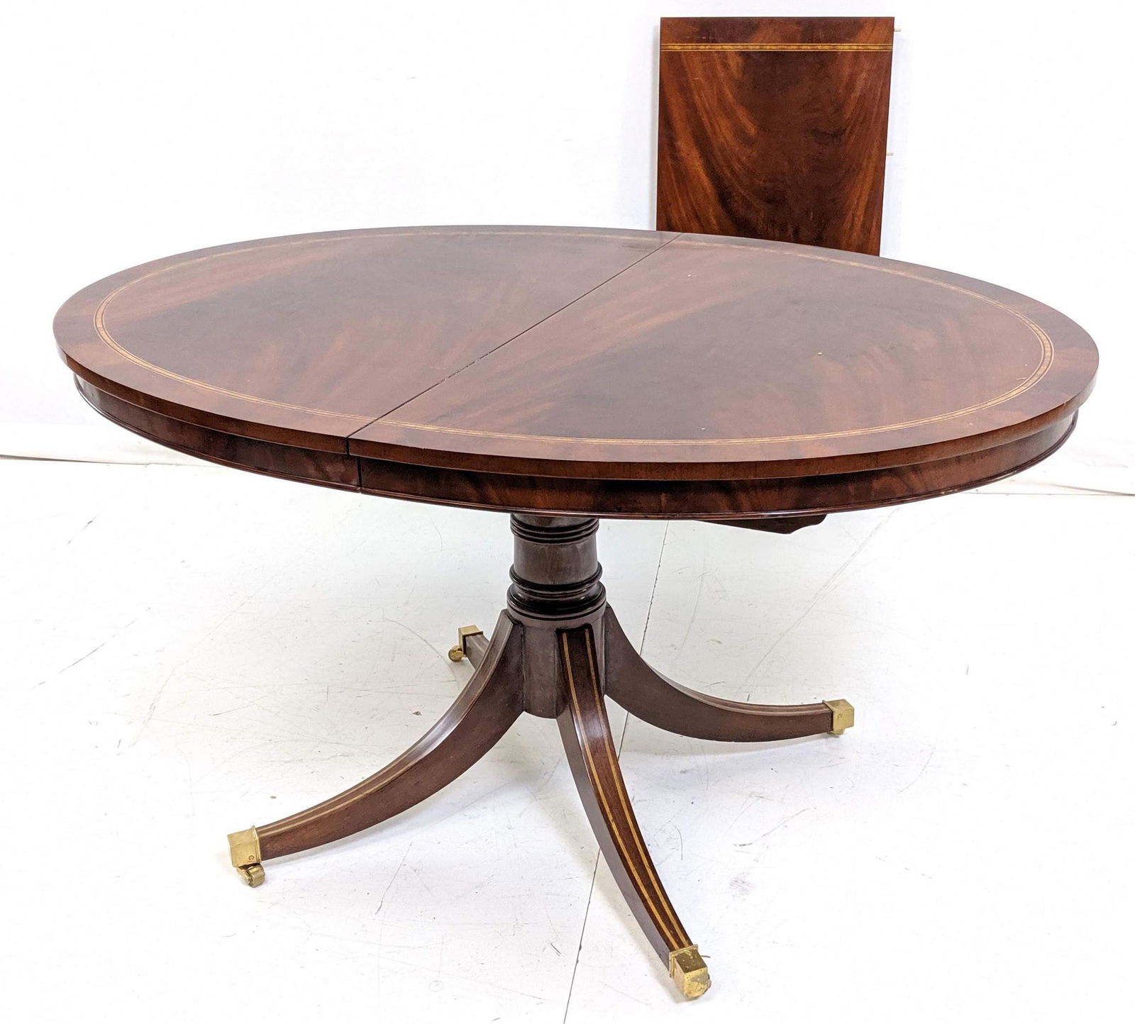 Duncan phyfe deals oval coffee table