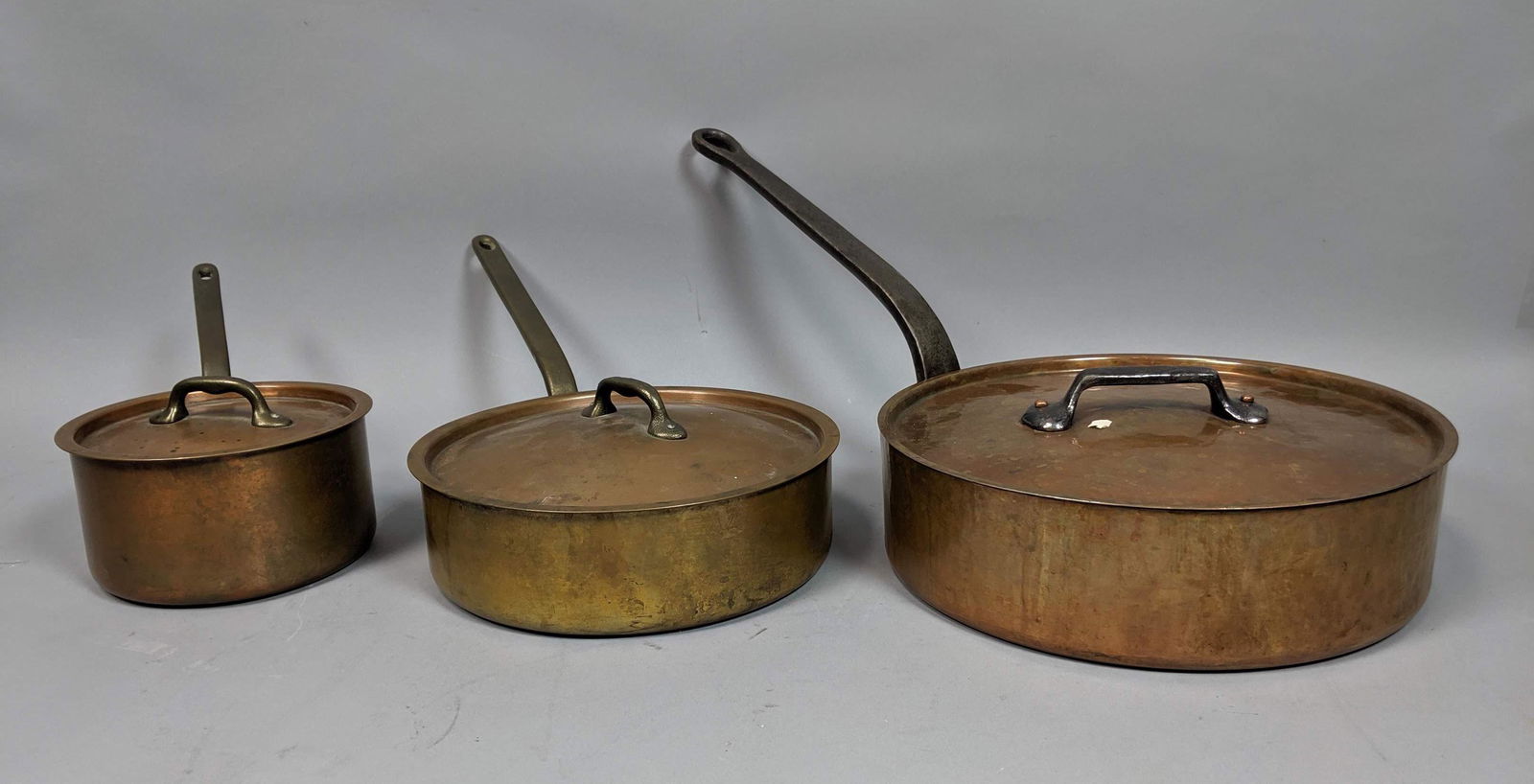 3pc Vintage Brass Copper Lidded Pans. Largest is (1 of 16)