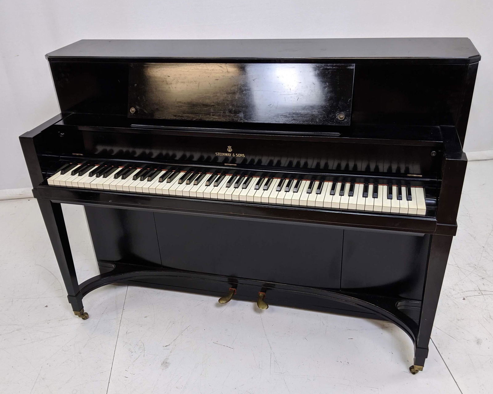Upright Steinway 40 Console Piano No 312077 Black