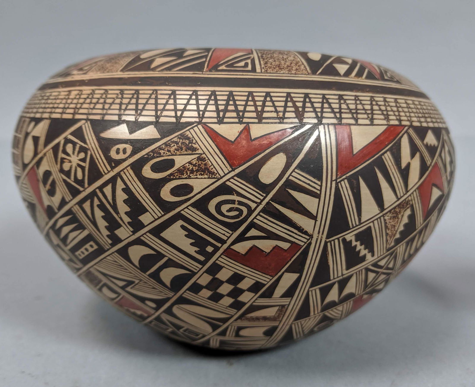 Small Hopi RONDINA HUMA, Pottery Vase. Native Ame: Small Hopi RONDINA HUMA, Pottery Vase. Native American. Tewa Village. Pollacca, Arizona. Overall geometric designs. Signed. -- Dimensions: H: 4.25 inches: W: 7 inches: D: 7 inches ---