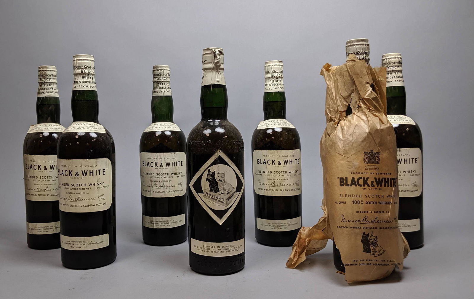 7 BLACK & WHITE Blended Scotch Whiskey Bottles. 1 (1 of 13)