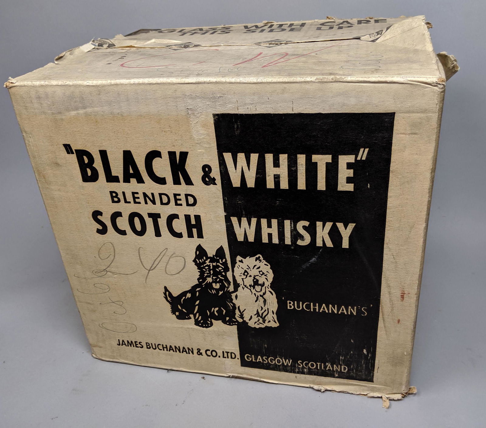 Sealed Cardboard Case BLACK & WHITE Blended Scotc (1 of 7)