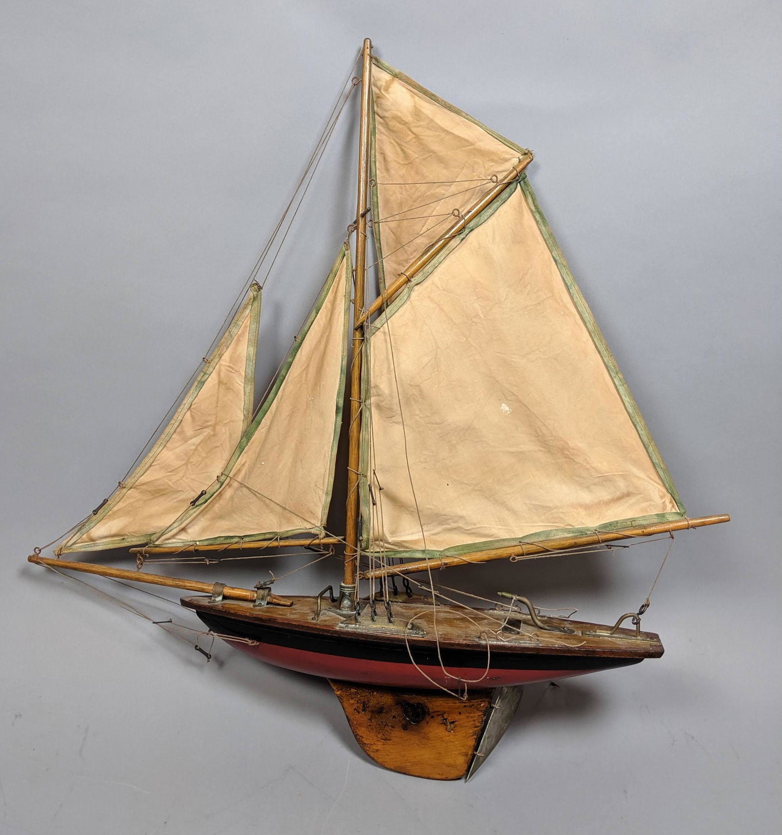 Antique Clyde Model Dockyard Pond Boat.  Sailboat (1 of 10)