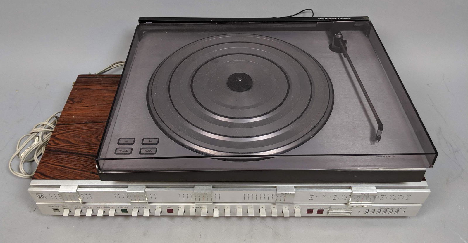2pc BANG & OLUFSEN Turntable and Receiver. Beogra (1 of 14)