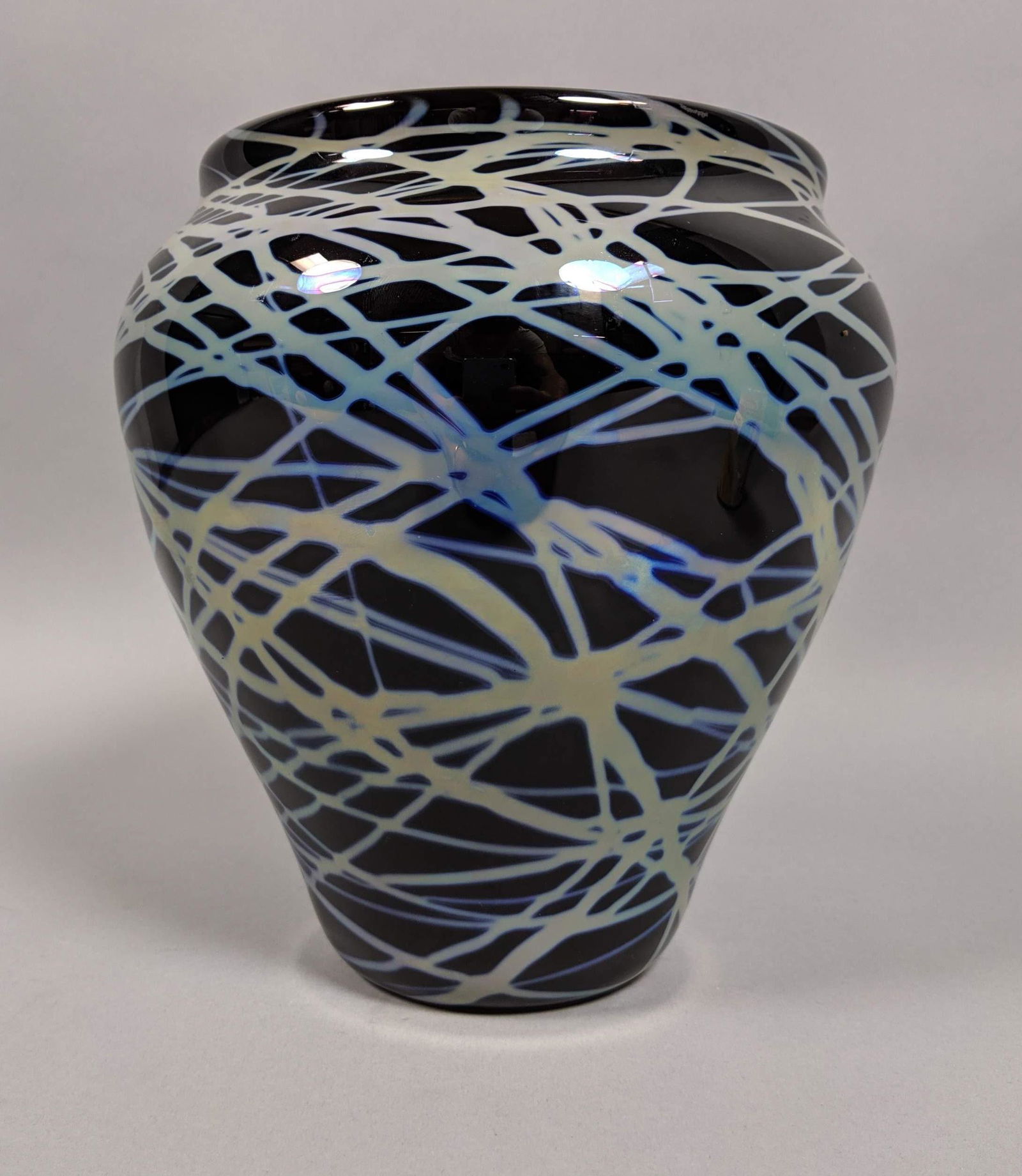 COLIN STONE 1985 Art Glass Vase. Heavy black glas (1 of 9)